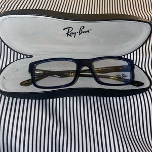 NWOT Ray-Ban glasses